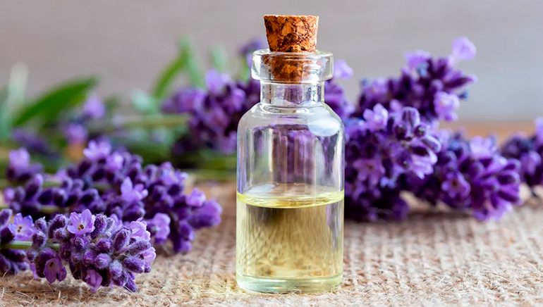 Aceite esencial de lavanda